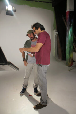 Ator Eriberto Leão e diretor Marcos Prado, durante gravação da campanha "É a Gota D'água +10"