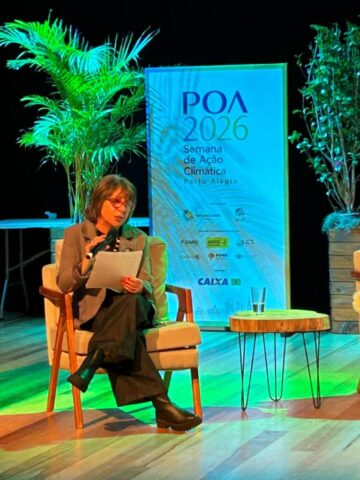 Mediadora Maria Helena Martinho (Uma Gota no Oceano) em painel "Menos metano, mais futuro: segurança alimentar e inovação no cultivo de arroz"