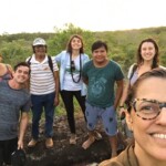 Maria Paula Fernandes faz uma selfie com a equipe.