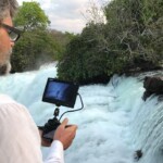 Pela lente, Luiz Fernando Carvalho acompanha a força das águas.